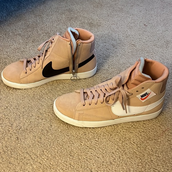 Nike Sneakers - Picture 4 of 7